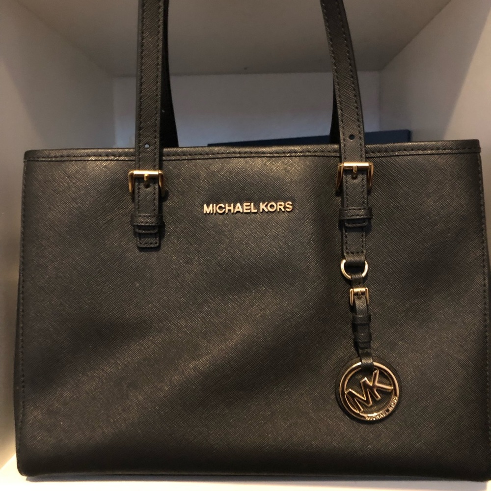 Michael Kors jet set crossbody